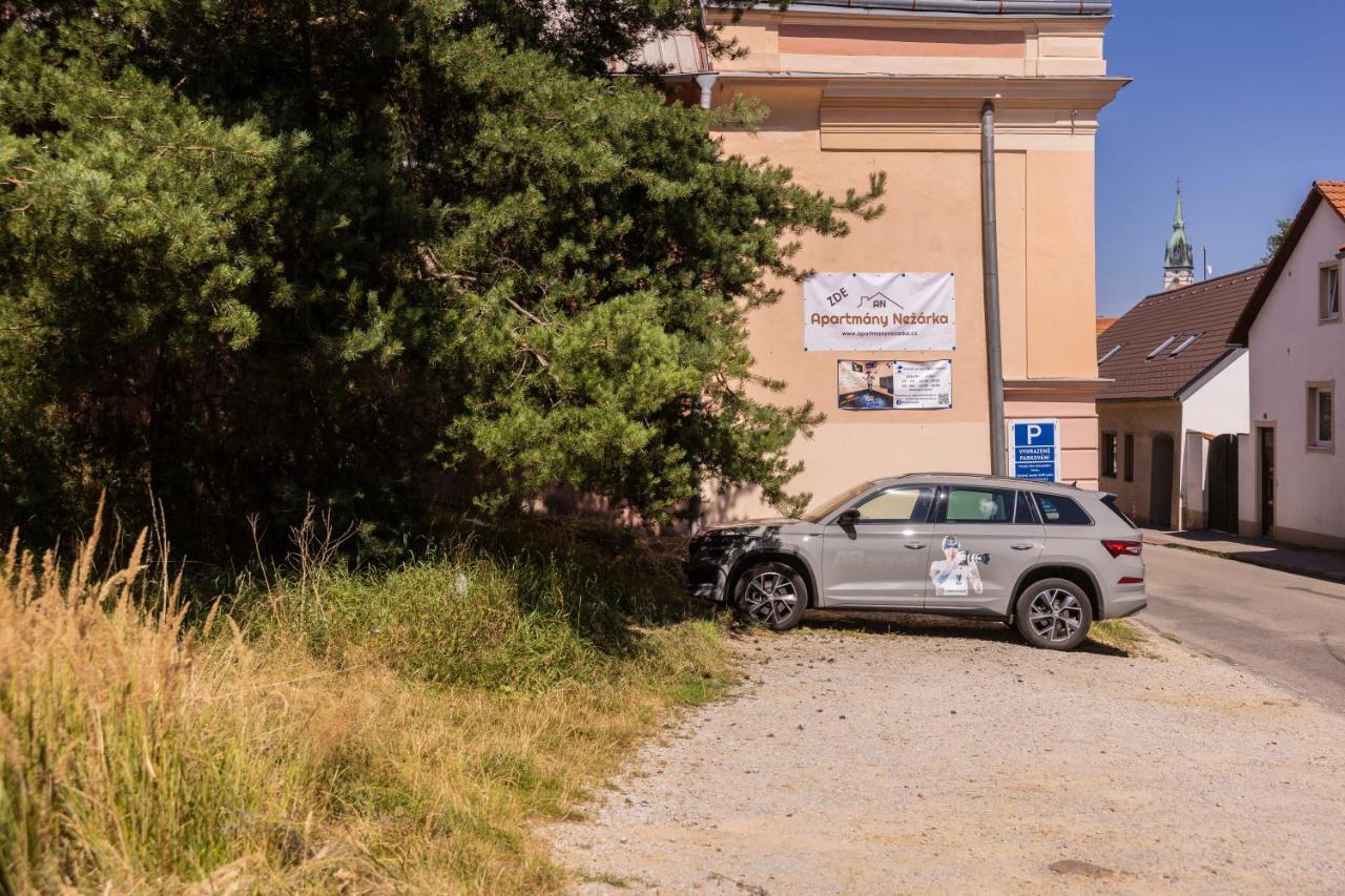 Apartmany Nezarka A Privatni Wellness Jindřichŭv Hradec Dış mekan fotoğraf