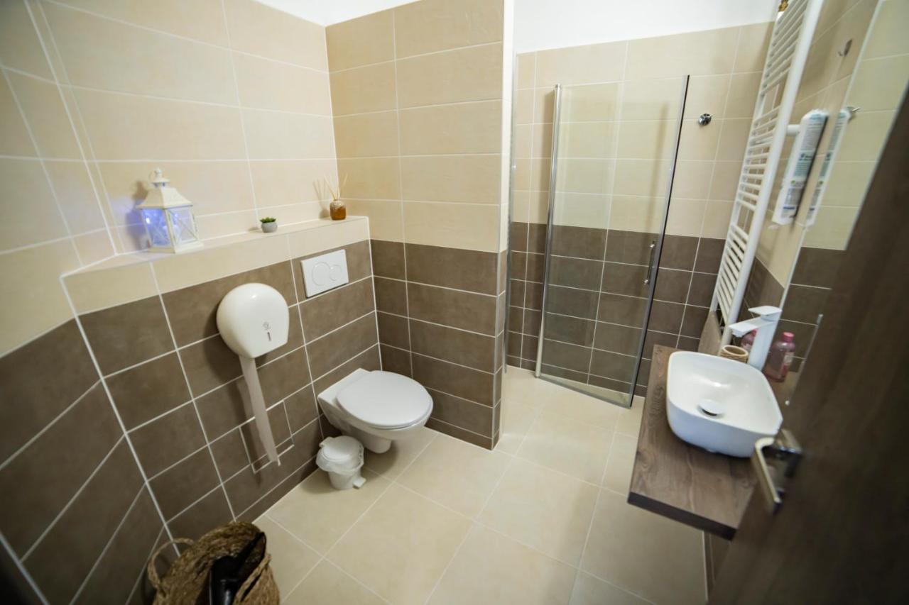 Apartmany Nezarka A Privatni Wellness Jindřichŭv Hradec Dış mekan fotoğraf