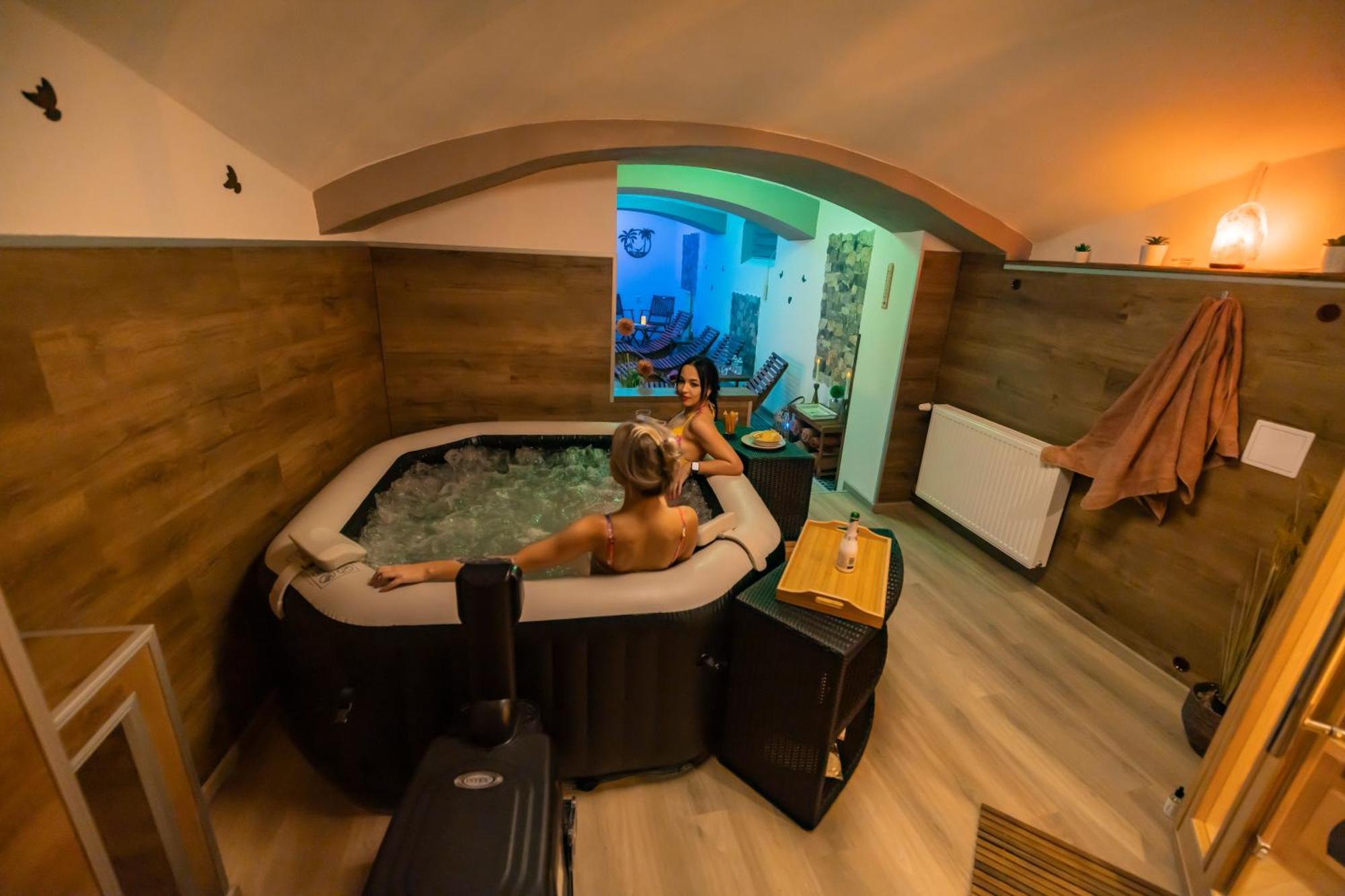 Apartmany Nezarka A Privatni Wellness Jindřichŭv Hradec Dış mekan fotoğraf