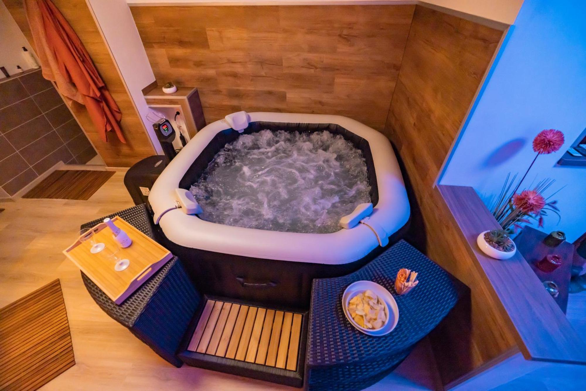Apartmany Nezarka A Privatni Wellness Jindřichŭv Hradec Dış mekan fotoğraf